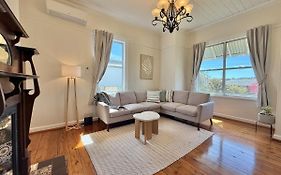 Currawong Corner Cottage